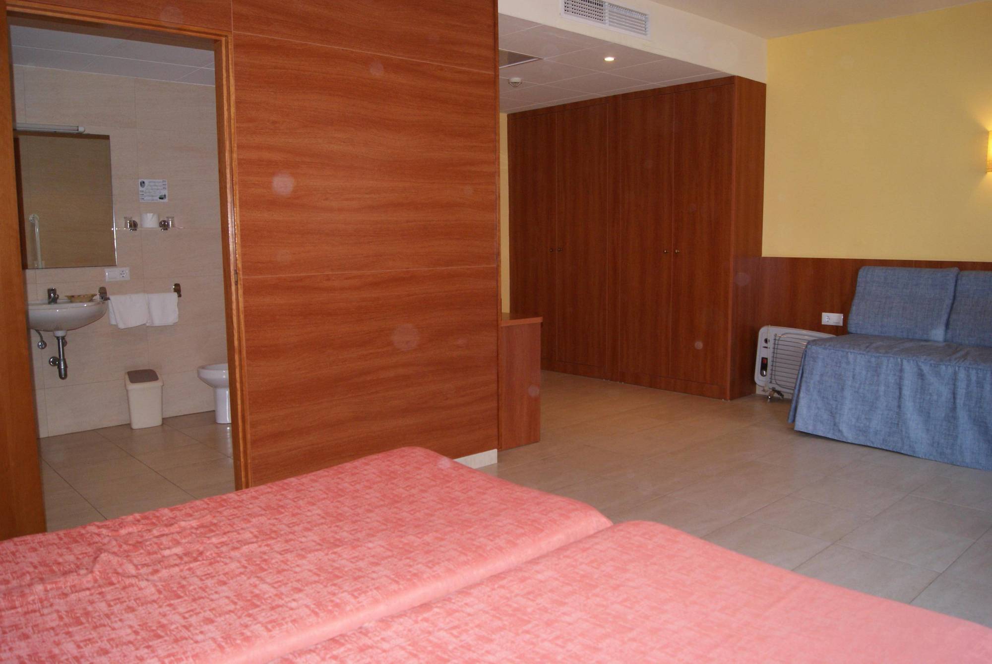 Hotel Checkin Montpalau Pineda de Mar Εξωτερικό φωτογραφία