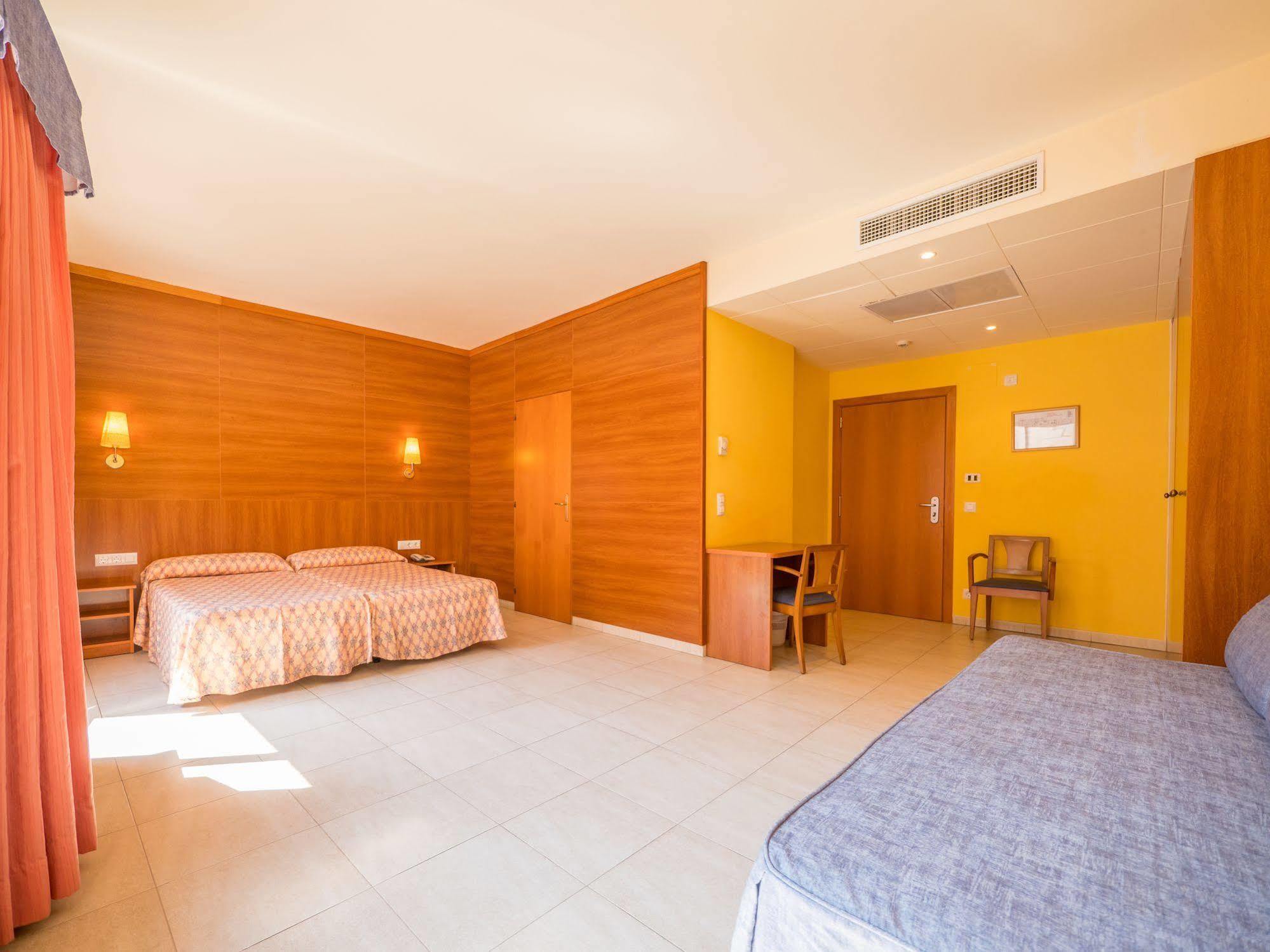 Hotel Checkin Montpalau Pineda de Mar Εξωτερικό φωτογραφία